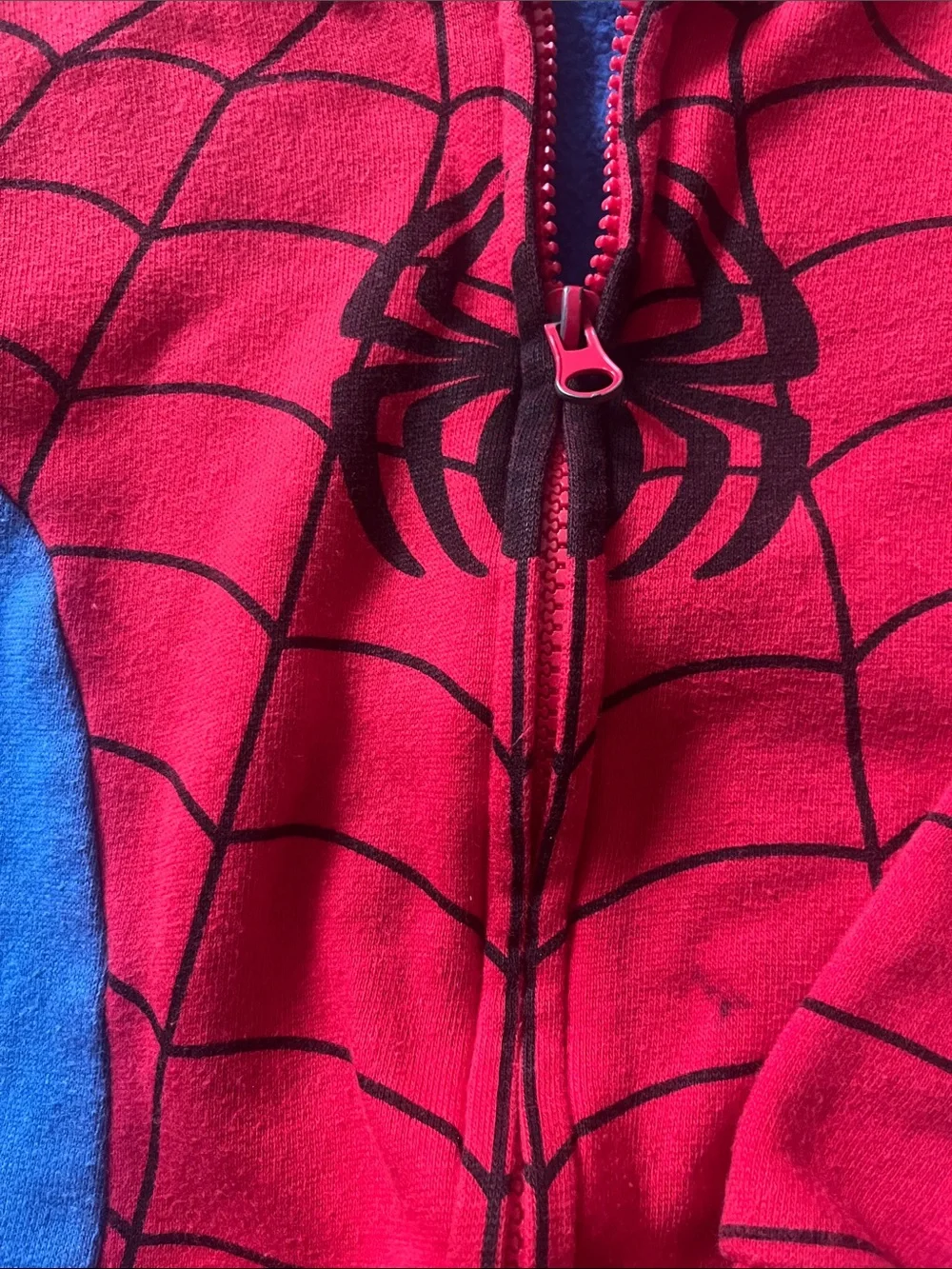 Marvel Kids' Red & Blue Spider-Man Hoodie Costume, size 5. - Picture 4 of 5